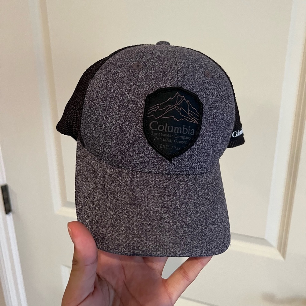 Columbia Flexfit Men’s Mesh Hat